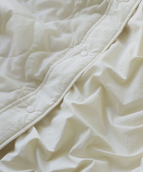 etoll.（エトル）の「リバーシブル 2wayスタンドカラーパファーコート（ダウンジャケット/コート・レディース・アイボリー/ブラック・M）」の22枚目の写真