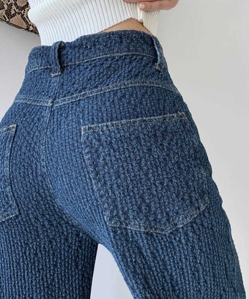 Coo+i(クーイ)の「ぽこぽこ生地ハイウエストストレートデニムパンツ(デニムパンツ・レディース・ブルー/ブラック・S/M/L)」の9枚目の写真