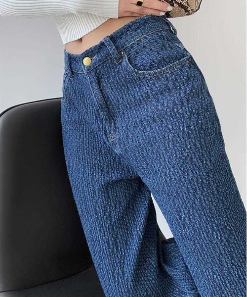 Coo+i(クーイ)の「ぽこぽこ生地ハイウエストストレートデニムパンツ(デニムパンツ・レディース・ブルー/ブラック・S/M/L)」の10枚目の写真