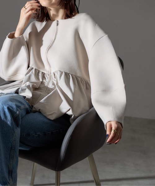 トゥモローランド　2023SS　ポワンピケペプラムジャケット　ノーカラー ポワンピケ ペプラムジャケット | maison TOMORROWLAND/メゾン