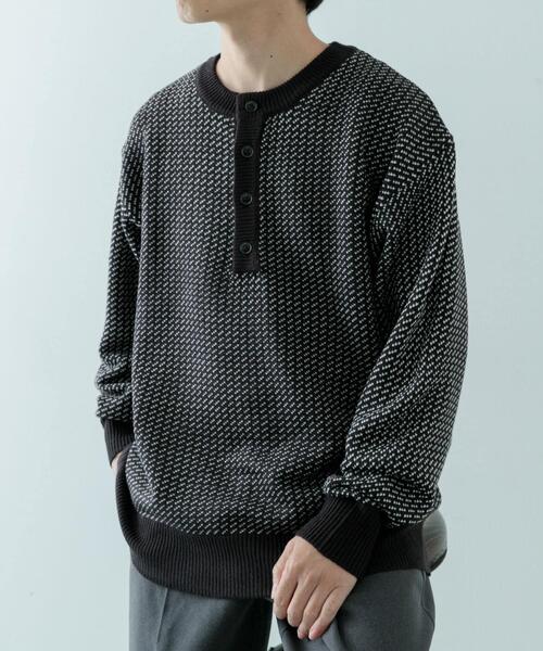 ITEMS URBANRESEARCH（アイテムズ アーバンリサーチ）の「バーズアイ ヘンリーネック ニット（ニット/セーター・メンズ・ブラック/ホワイト・MEDIUM/LARGE）」の2枚目の写真