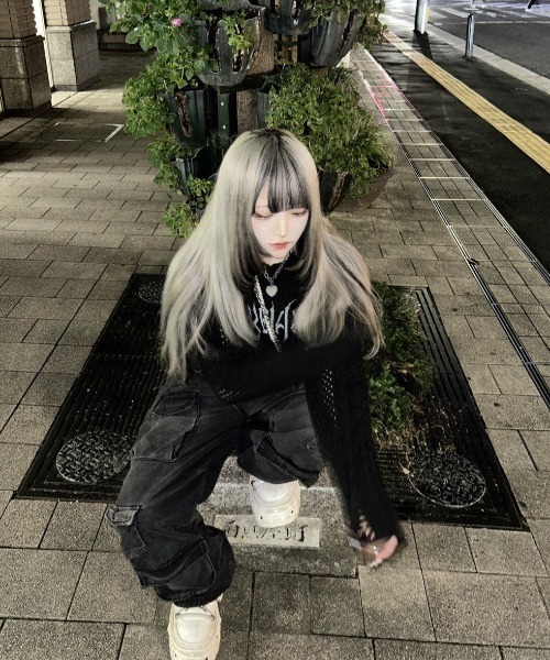 KsG(ケーエスジー)の「ロゴ入りショートニット(ニット/セーター・レディース・ブラック/グレー・フリー)」の4枚目の写真