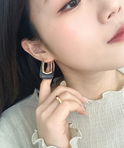 Burner（バーナー）の「【OKUOKU　0909】シースルー ピアス 両耳用　 oku-pierce-643795781439-9 N（ピアス（両耳用）・レディース・ベージュ系その他/ブラウン/オフホワイト/クリア/ブラウン系その他/グレー系その他/ゴールド系/ベージュ系その他2/グレー系その他2・FREE）」の3枚目の写真