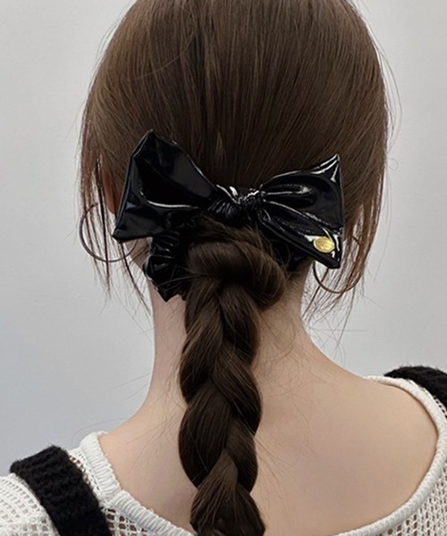 エナメルリボンシュシュ（シュシュ）｜LYEON（リヨン）のファッション