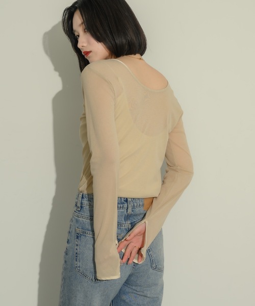 MEER. ネックスリットシアートップス　ベージュ NEUNA（ヌナ）の「2wayスリットスリーブシアートップス（Tシャツ