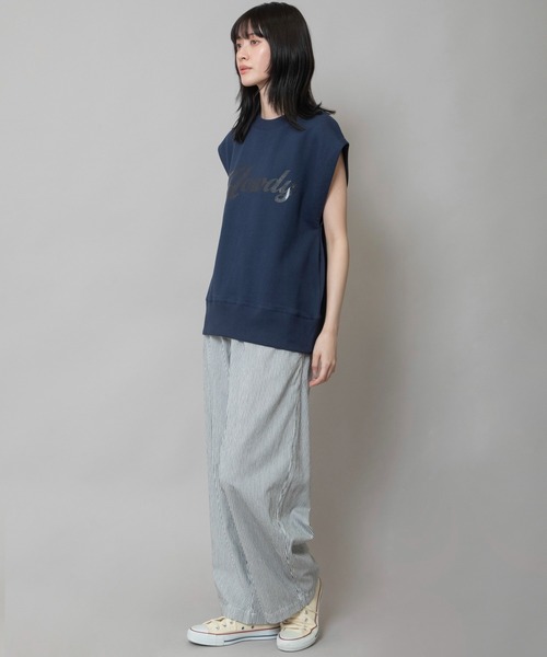 Munich(ミューニック)の「スリーブレスロゴスウェット(スウェット・レディース・スモークグレー/ネイビー/ライトベージュ・FREE)」の5枚目の写真