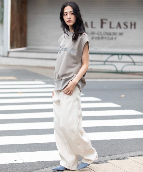 Munich(ミューニック)の「スリーブレスロゴスウェット(スウェット・レディース・スモークグレー/ネイビー/ライトベージュ・FREE)」の20枚目の写真