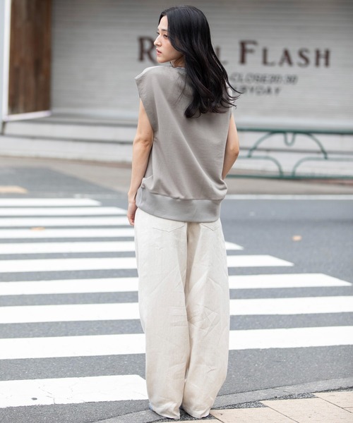 Munich(ミューニック)の「スリーブレスロゴスウェット(スウェット・レディース・スモークグレー/ネイビー/ライトベージュ・FREE)」の21枚目の写真