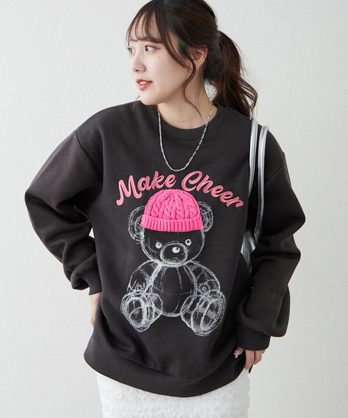 Another Branch olive des olive(アナザーブランチオリーブデオリーブ)の「ニット帽クマ裏起毛スウェット(スウェット・レディース・オフホワイト/ネイビー/チャコールグレー/オートミール・FREE)」の1枚目の写真