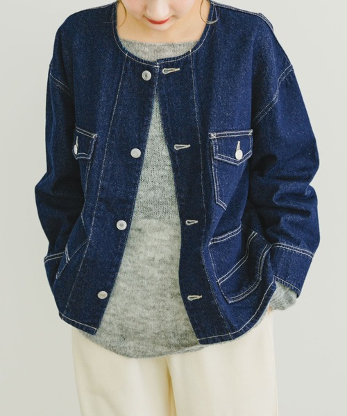 ITEMS URBANRESEARCH（アイテムズ アーバンリサーチ）の「デニムノーカラージャケット（デニムジャケット・レディース・インディゴブルー/ライトブルー・FREE）」の4枚目の写真
