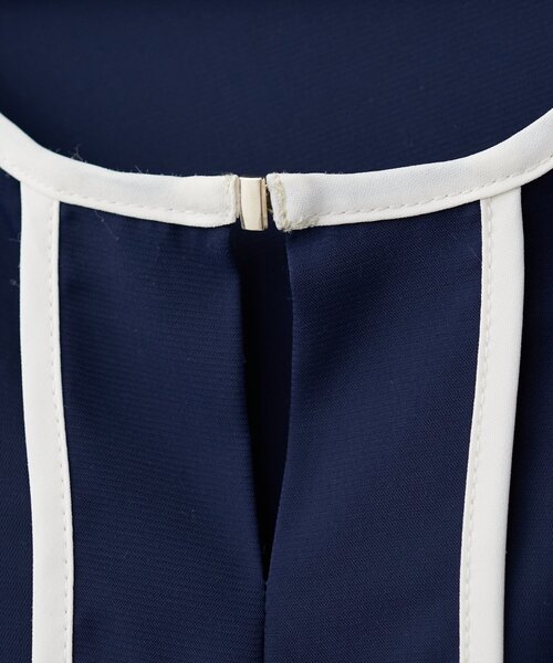 natural couture（ナチュラルクチュール）の「メタルホック付き配色パイピングブラウス（シャツ/ブラウス・レディース・ピンク/ネイビー/イエロー系その他/アイボリー/グレー・FREE）」の17枚目の写真