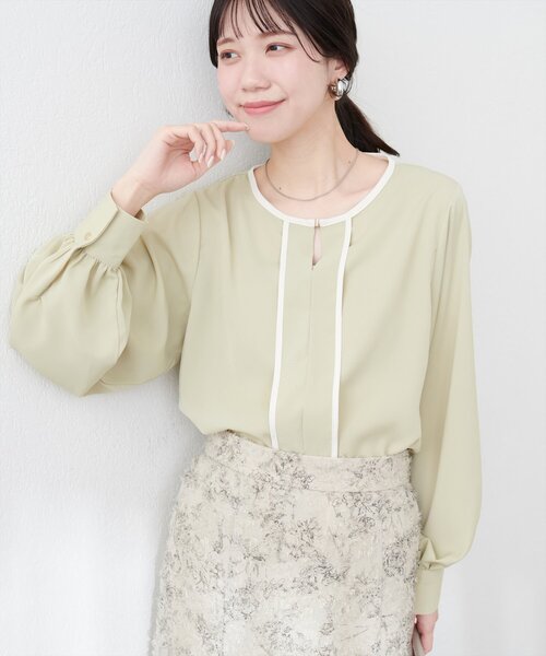 natural couture（ナチュラルクチュール）の「メタルホック付き配色パイピングブラウス（シャツ/ブラウス・レディース・ピンク/ネイビー/イエロー系その他/アイボリー/グレー・FREE）」の7枚目の写真