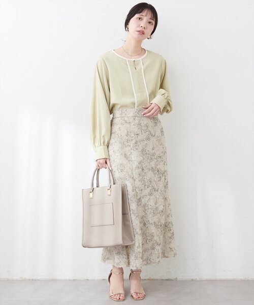 natural couture（ナチュラルクチュール）の「メタルホック付き配色パイピングブラウス（シャツ/ブラウス・レディース・ピンク/ネイビー/イエロー系その他/アイボリー/グレー・FREE）」の8枚目の写真