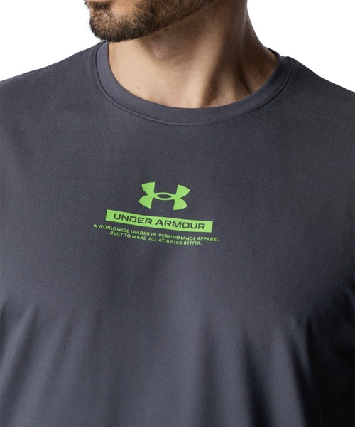 UNDER ARMOUR（アンダーアーマー）の「【別注】アンダーアーマー  UAモチベート グラフィック ショートスリーブ Tシャツ 限定コラボ（Tシャツ/カットソー・メンズ・ブルー/グリーン/ダークグレー・S/M/L/3L/LL）」の5枚目の写真