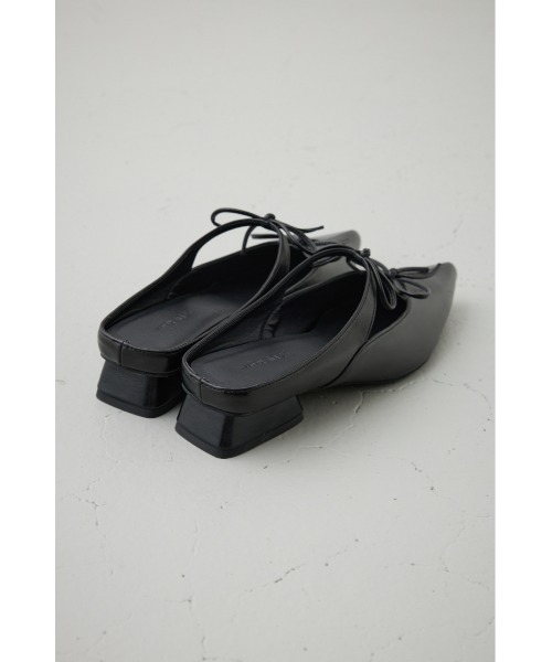 AZUL by moussy（アズールバイマウジー）の「リボンベルトポインテッドパンプス（パンプス・レディース・ブラック/シルバー・SMALL/MEDIUM/LARGE）」の5枚目の写真