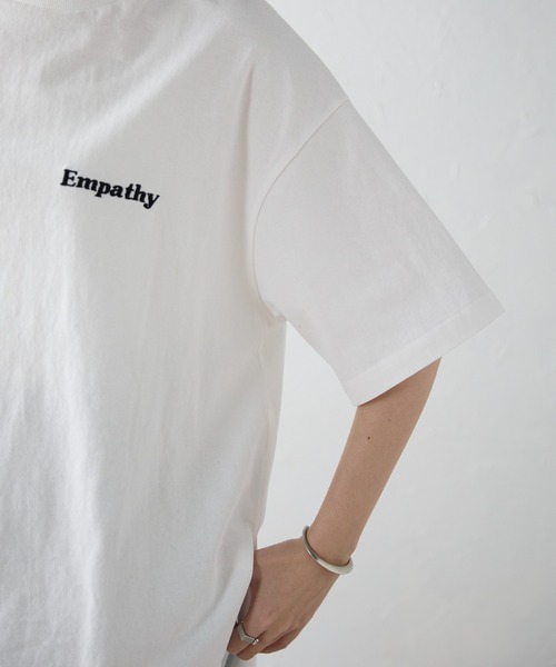 SOTT（ソット）の「バックロゴ刺繍オーバーサイズT（Tシャツ/カットソー・レディース・ブラック/オフホワイト・FREE）」の4枚目の写真