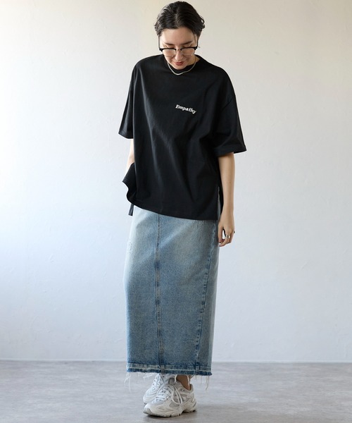 SOTT（ソット）の「バックロゴ刺繍オーバーサイズT（Tシャツ/カットソー・レディース・ブラック/オフホワイト・FREE）」の8枚目の写真