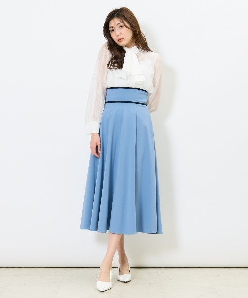 AND COUTURE（アンドクチュール）の「リボンタイ付きオーガンジーシャツ（シャツ/ブラウス・レディース・ベージュ/ブルー/オフホワイト・FREE）」の18枚目の写真