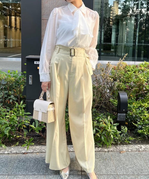 AND COUTURE(アンドクチュール)の「リボンタイ付きオーガンジーシャツ(シャツ/ブラウス・レディース・ベージュ/ブルー/オフホワイト・FREE)」の21枚目の写真