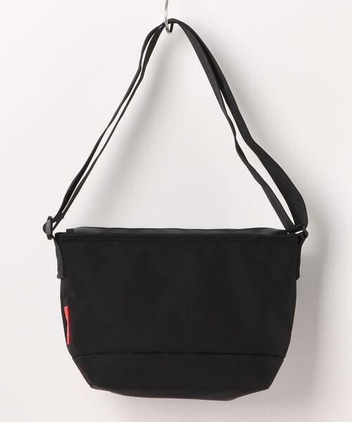 Manhattan Portage（マンハッタンポーテージ）の「Manhattan Portage/マンハッタンポーテージ ショルダーバック Pacific Nylon Messenger Bag JR Flap Zipper Pocket W/ Divider MP1605JRFZDHPWP（ショルダーバッグ・メンズ・ブラック・FREE）」の5枚目の写真