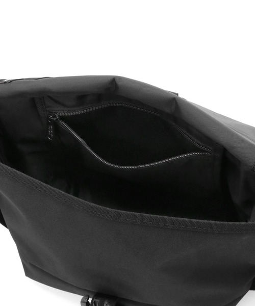 Manhattan Portage（マンハッタンポーテージ）の「Manhattan Portage/マンハッタンポーテージ ショルダーバック Pacific Nylon Messenger Bag JR Flap Zipper Pocket W/ Divider MP1605JRFZDHPWP（ショルダーバッグ・メンズ・ブラック・FREE）」の7枚目の写真