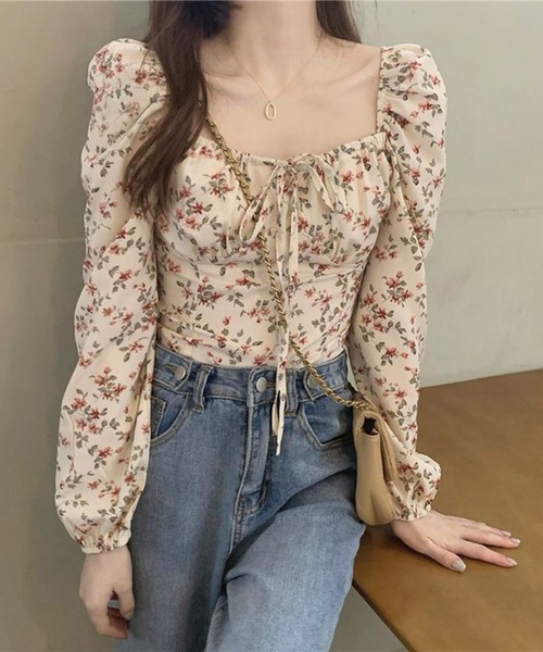 WESTSEA(ウエストシー)の「花柄ブラウス 長袖 スクエアネック パフスリーブ リボン付(シャツ/ブラウス・レディース・ブラック/アイボリー・M/L)」の1枚目の写真