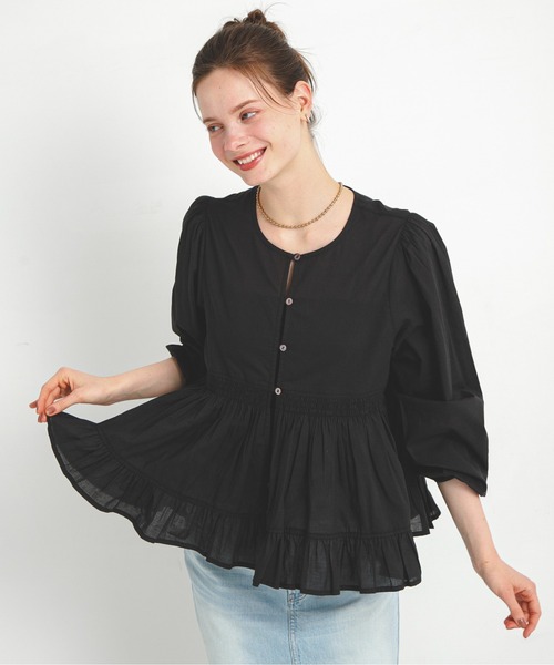 URBAN RESEARCH Sonny Label（アーバンリサーチサニーレーベル）の「フリルヘムコットン2wayガウンブラウス（シャツ/ブラウス・レディース・ブラック/ライトベージュ/オフホワイト・FREE）」の2枚目の写真