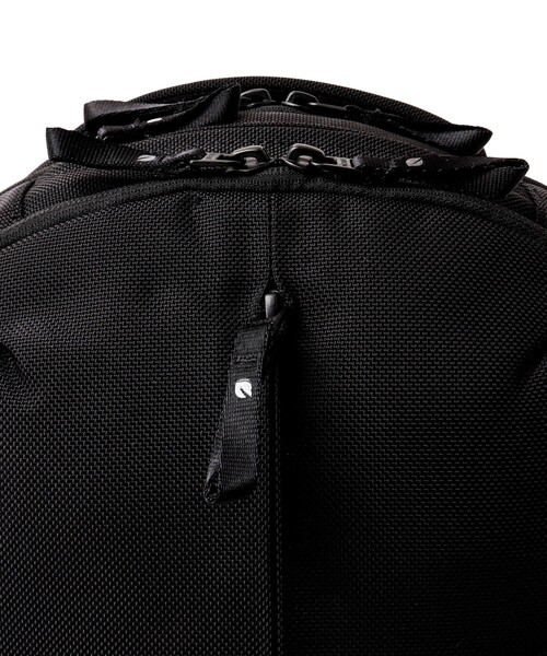 incase(インケース)の「【Incase/インケース】Tracks Backpack 18L(バックパック/リュック・メンズ・ブラック・FREE)」の3枚目の写真
