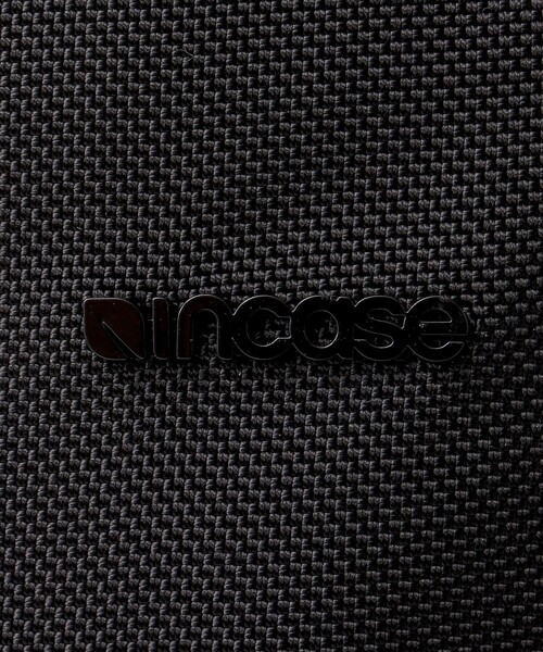 incase(インケース)の「【Incase/インケース】Tracks Backpack 18L(バックパック/リュック・メンズ・ブラック・FREE)」の4枚目の写真