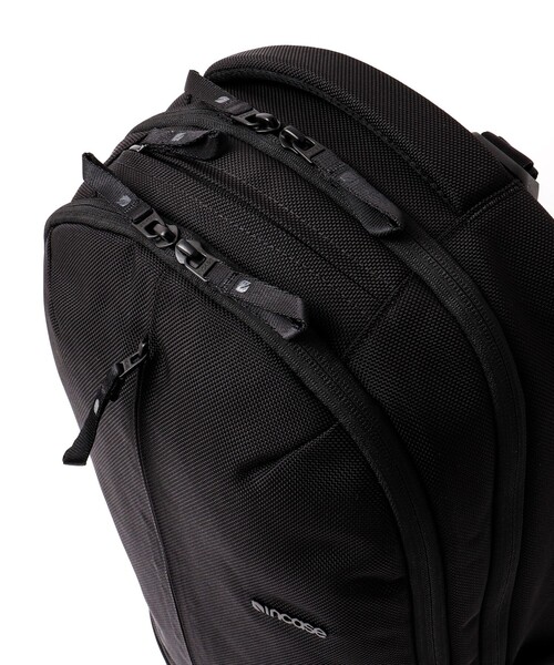 incase(インケース)の「【Incase/インケース】Tracks Backpack 18L(バックパック/リュック・メンズ・ブラック・FREE)」の5枚目の写真