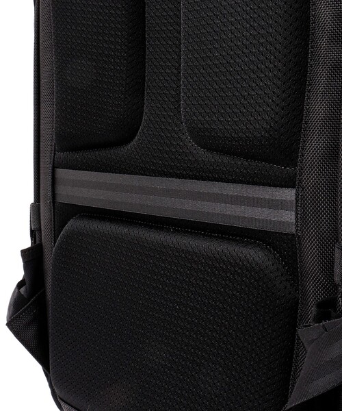 incase(インケース)の「【Incase/インケース】Tracks Backpack 18L(バックパック/リュック・メンズ・ブラック・FREE)」の22枚目の写真