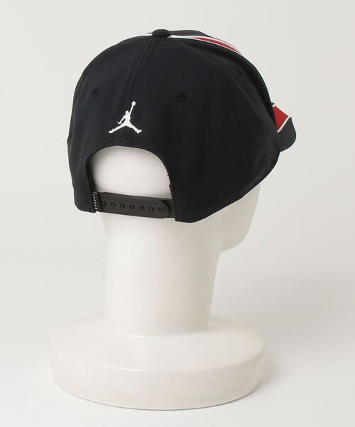 Jordan（ジョーダン）の「ジョーダン  ジョーダン オープン SSNL キャップ S CB 84（キャップ・メンズ・ブラック×レッド・M/S/L）」の2枚目の写真