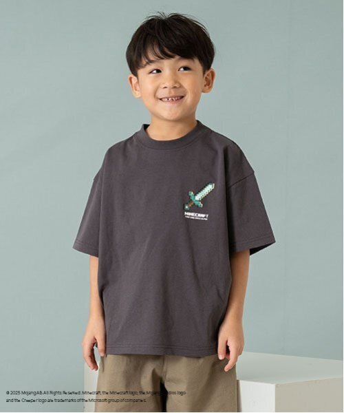and D. petit main（アンドディープティマイン）の「【マインクラフト】【親子リンク】KIDS武器TEE（Tシャツ/カットソー・キッズ・ネイビー/チャコール・100cm/140cm/110cm/150cm/130cm/120cm）」の2枚目の写真