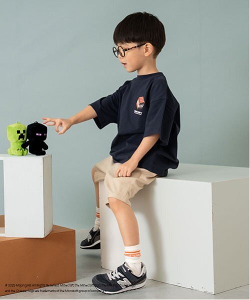and D. petit main（アンドディープティマイン）の「【マインクラフト】【親子リンク】KIDS武器TEE（Tシャツ/カットソー・キッズ・ネイビー/チャコール・100cm/140cm/110cm/150cm/130cm/120cm）」の7枚目の写真
