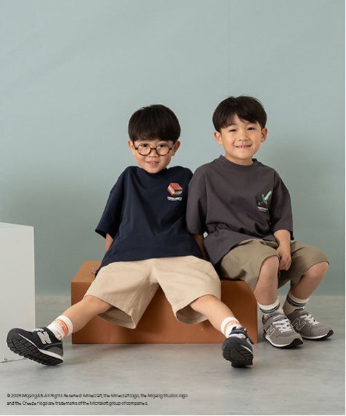 and D. petit main（アンドディープティマイン）の「【マインクラフト】【親子リンク】KIDS武器TEE（Tシャツ/カットソー・キッズ・ネイビー/チャコール・100cm/140cm/110cm/150cm/130cm/120cm）」の14枚目の写真