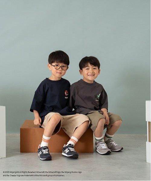 and D. petit main（アンドディープティマイン）の「【マインクラフト】【親子リンク】KIDS武器TEE（Tシャツ/カットソー・キッズ・ネイビー/チャコール・100cm/140cm/110cm/150cm/130cm/120cm）」の15枚目の写真