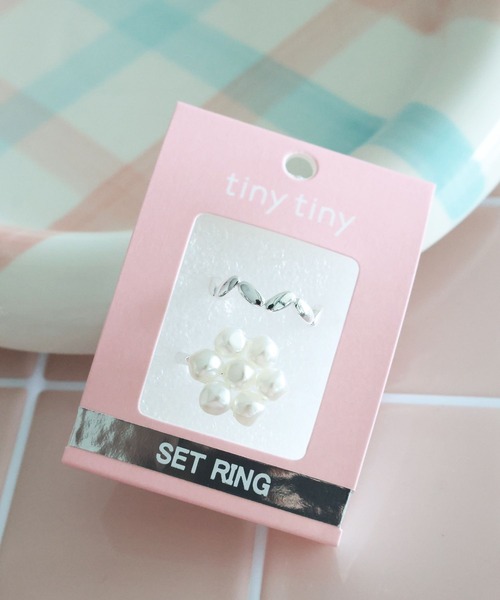 tiny tiny（ティニーティニー）の「フラワーSETリング[tiny tiny(ティニーティニー)]（リング・レディース・グレー/イエロー・0）」の2枚目の写真