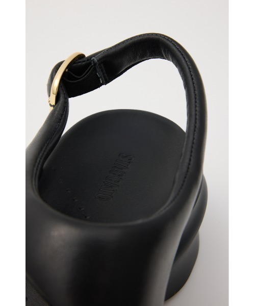 STACCATO（スタッカート）の「ﾗｳﾝﾄﾞｼｪｲﾌﾟｽﾘﾝｸﾞｻﾝﾀﾞﾙ（サンダル・レディース・ホワイト/ブラック・22.5cm/23.0cm/23.5cm/24.0cm/24.5cm）」の10枚目の写真