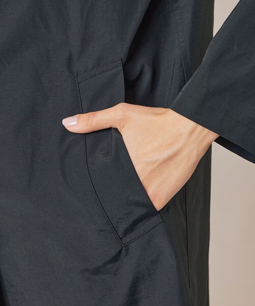 MACKINTOSH LONDON（マッキントッシュ ロンドン）の「【WEB・一部店舗限定】【CHRYSTON/クリストン】コットンナイロンダンプフーデットコート（トレンチコート・レディース・ベージュ/ブラック・38/40）」の5枚目の写真