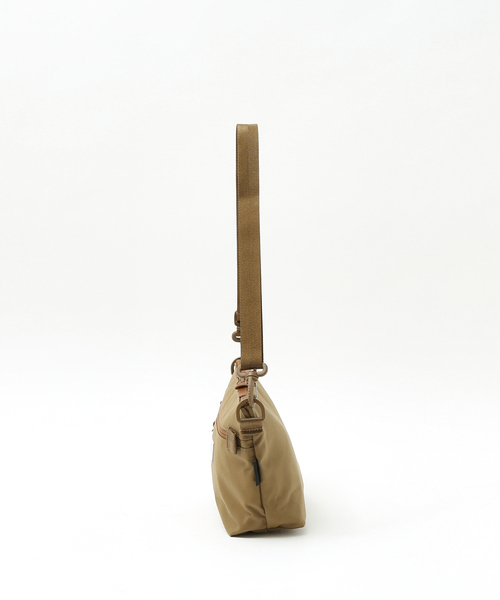 WILDERNESS EXPERIENCE(ウィルダネスエクスペリエンス)の「【WILDERNESS EXPERIENCE/ウィルダネスエクスペリエンス】Leed Shoulder Bag / ショルダーバック/ユニセックス/4L【WEB限定】(ショルダーバッグ・レディース・ブラック/ベージュ/ネイビー・フリー)」の6枚目の写真