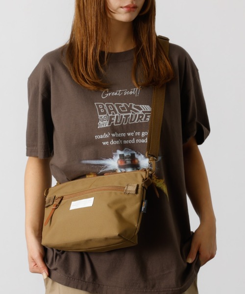 WILDERNESS EXPERIENCE(ウィルダネスエクスペリエンス)の「【WILDERNESS EXPERIENCE/ウィルダネスエクスペリエンス】Leed Shoulder Bag / ショルダーバック/ユニセックス/4L【WEB限定】(ショルダーバッグ・レディース・ブラック/ベージュ/ネイビー・フリー)」の1枚目の写真