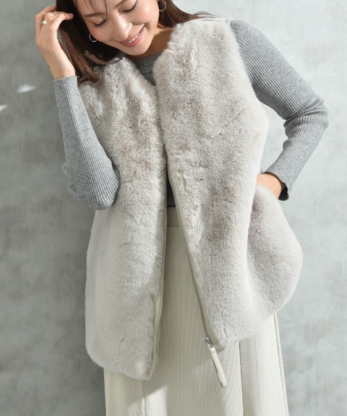 INTERPLANET（インタープラネット）の「エコファー＊ムートンチュニックベスト（ベスト・レディース・ライトグレー/チャコールグレー・FREE）」の2枚目の写真