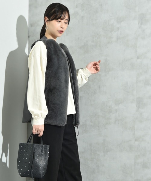 INTERPLANET（インタープラネット）の「エコファー＊ムートンチュニックベスト（ベスト・レディース・ライトグレー/チャコールグレー・FREE）」の15枚目の写真