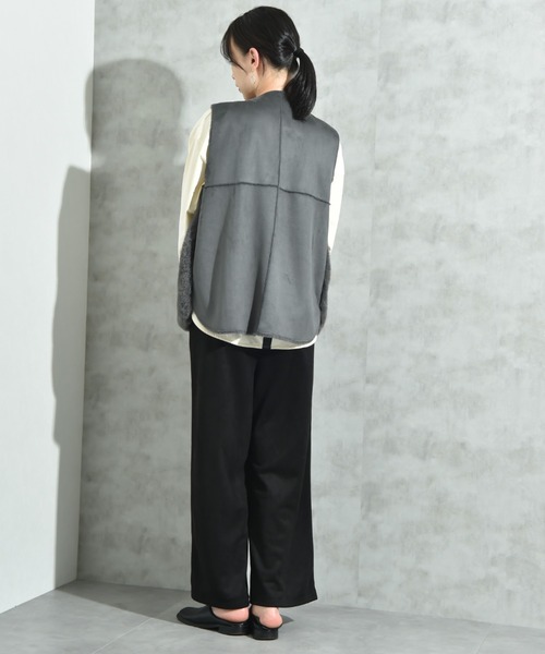 INTERPLANET（インタープラネット）の「エコファー＊ムートンチュニックベスト（ベスト・レディース・ライトグレー/チャコールグレー・FREE）」の16枚目の写真