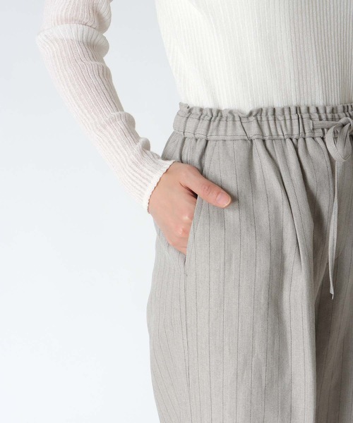 Jines（ジネス）の「リネン混ストライプリラックスパンツ（その他パンツ・レディース・ベージュ/ブラウン・38）」の12枚目の写真