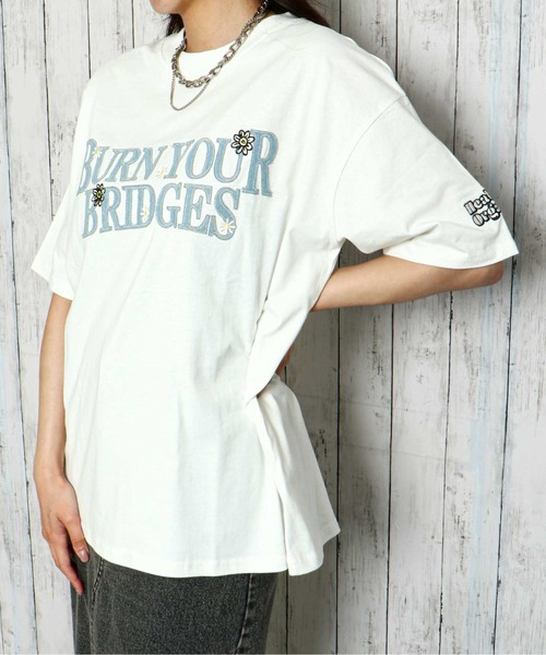 GORGE(ゴージ)の「《デニムロゴ×花刺繍》レディース 半袖Tシャツ ビッグシルエット ゆるT 春夏秋(Tシャツ/カットソー・レディース・ボルドー/スミクロ/オフホワイト・F)」の11枚目の写真