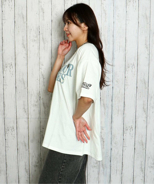 GORGE(ゴージ)の「《デニムロゴ×花刺繍》レディース 半袖Tシャツ ビッグシルエット ゆるT 春夏秋(Tシャツ/カットソー・レディース・ボルドー/スミクロ/オフホワイト・F)」の10枚目の写真