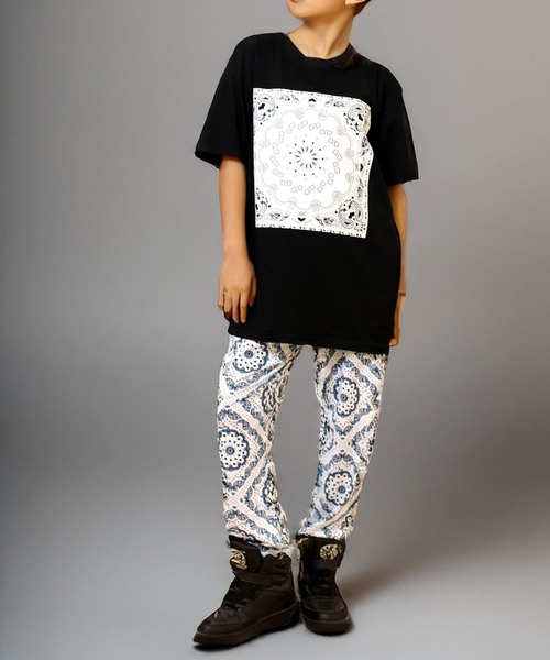 CHEER(チアー)の「ペイズリーバンダナ柄BIGTEE(Tシャツ/カットソー・レディース・ホワイト/ブラック・S/M/L)」の6枚目の写真