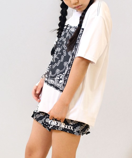 CHEER(チアー)の「ペイズリーバンダナ柄BIGTEE(Tシャツ/カットソー・レディース・ホワイト/ブラック・S/M/L)」の11枚目の写真