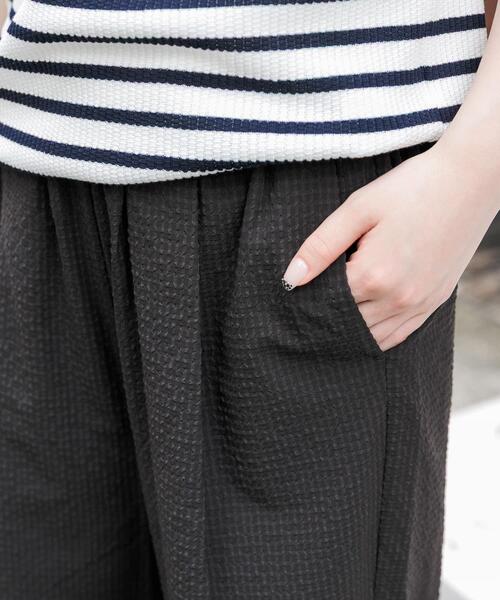 FORK&SPOON(フォークアンドスプーン)の「FORK&SPOON アニヴェンサッカーパンツ(その他パンツ・レディース・ダークブラウン/ブラック・1/2)」の7枚目の写真